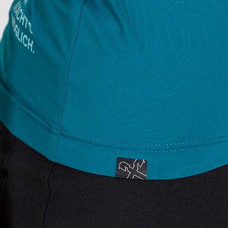 raiffeisen_landesbank_vorarlberg_t-shirt_raiba_etikett_skinfit