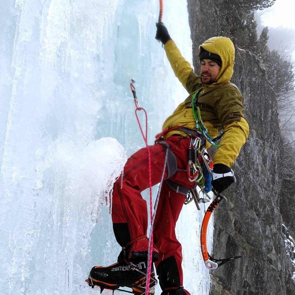 johannes-pfeifer-faszination-eisklettern-alpinismus-bergsport-skinfit