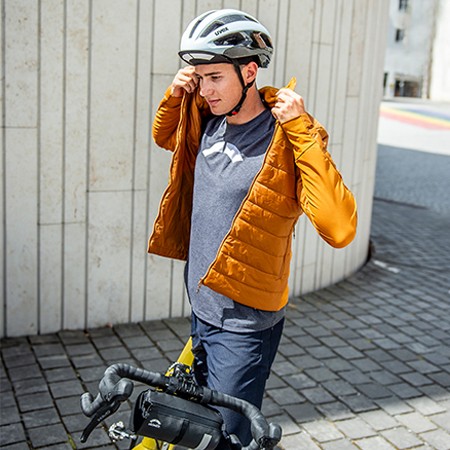 sportlich_unterwegs_im_alltagherbst_winter_kollektion_skinfit