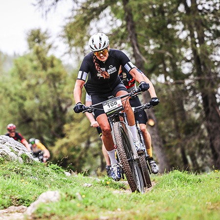 evelyn_sulzer_alpentour_trophy_blog_mtb_rennen_skinfit.jpg