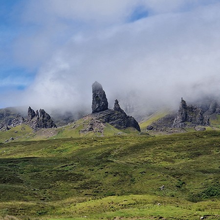 pan_celtic_ultra_race_gabi_winck_aussicht_felsen_skinfit