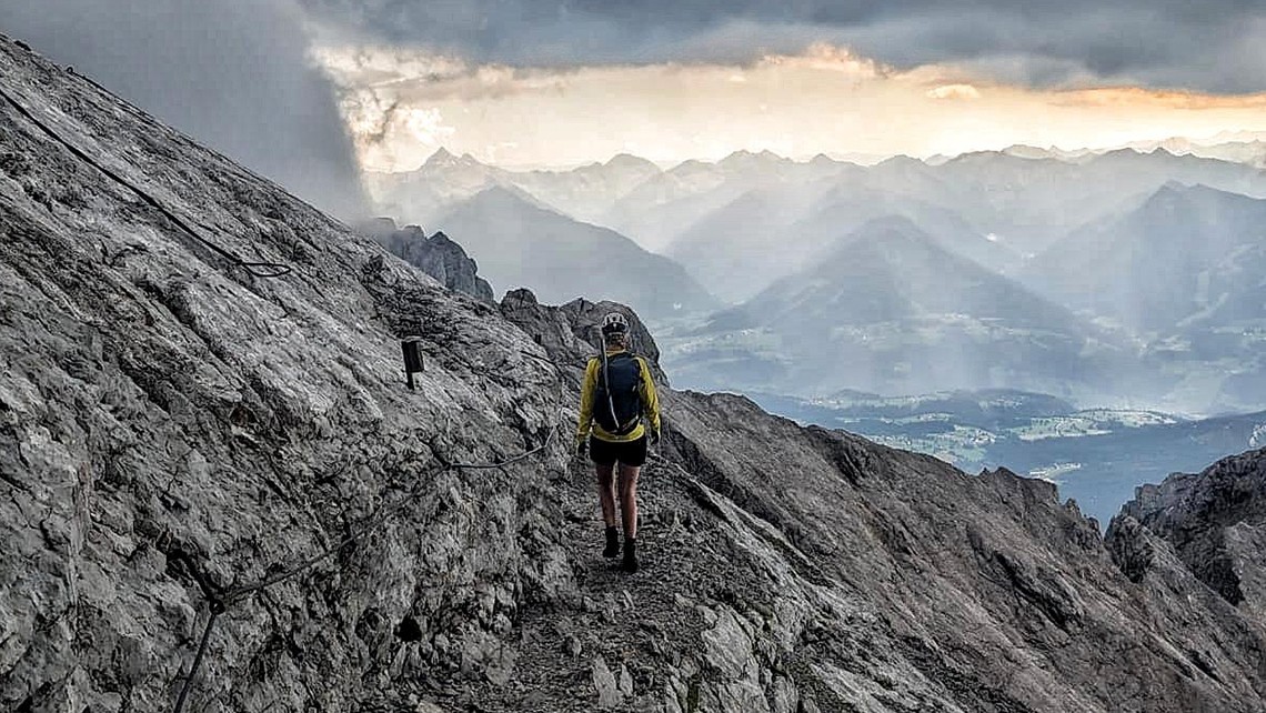 rita_daxenbichler_skinfit_crew_dachstein_sonnenuntergang_skinfit