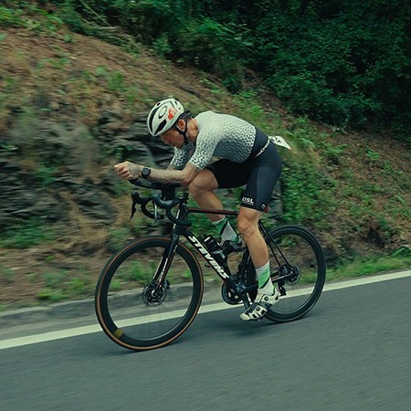 autxtri_daniel_egger_crew_rad_skinfit