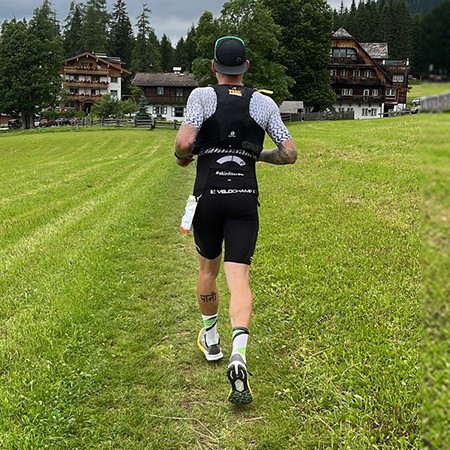 autxtri_daniel_egger_crew_trailrun_skinfit