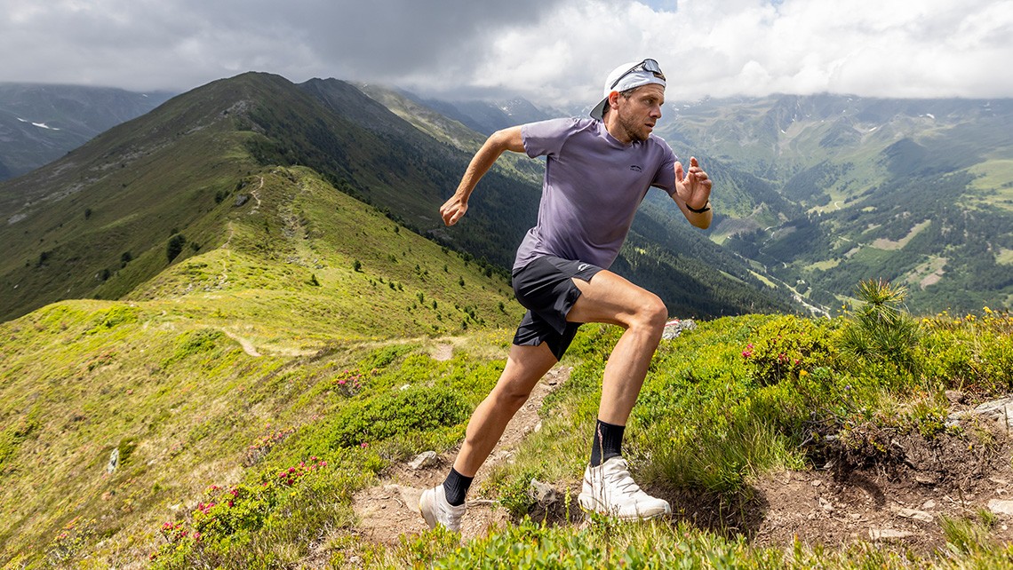 fruehjahr_sommer_kollektion_hannes_loew_trailrunning_salfeins_skinfit