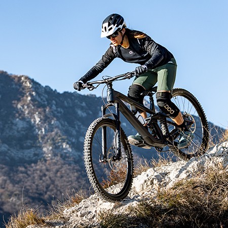 fruehjahr_sommer_kollektion_mtb_bianca_somavilla_gardasee_larici_skinfit