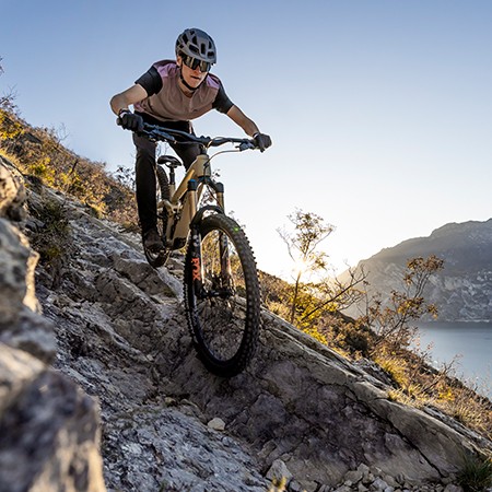 fruehjahr_sommer_kollektion_mtb_julian_buchbauer_gardasee_skinfit