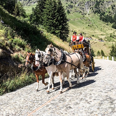 rennradstrecken_gotthardpasse_kutsche_skinfit