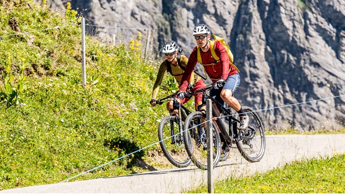 melogno-shirt-rot-m-daniel-frei-mtb-skinfit