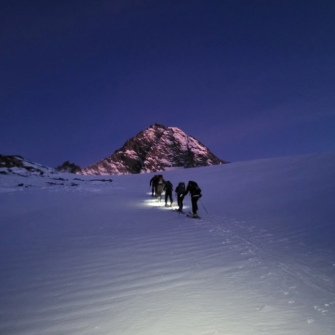 nacht-skitour-gro_-glockner-skinfit