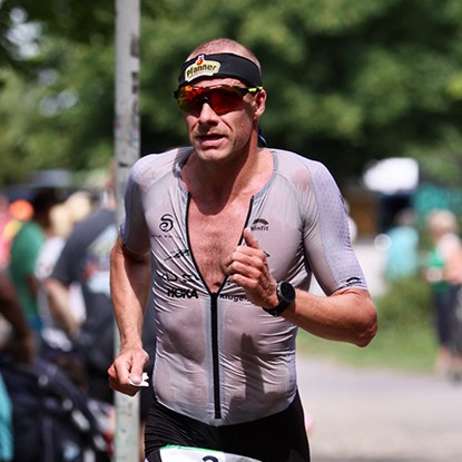 athleten-profi-triathlon-per-van-vlerken-skinfit