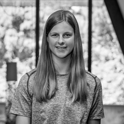 Stefanie Staudacher family-mitarbeiter-Stefanie_Staudacher-skinfit